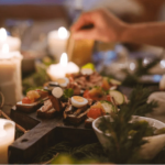 Смакуватиме краще за будь-який ресторанний стіл: які закуски приготувати на Новий рік