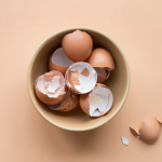 Чому у січні-лютому треба обов'язково розсипати на городі яєчну шкарлупу