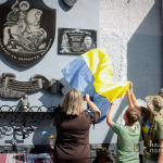 Навіки 38: на Волині відкрили меморіальну дошку поліцейському-добровольцю Юрію Кривошапці