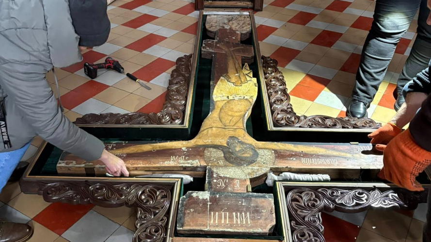 У Свято-Успенському соборі на Волині рятують унікальне «Розп’яття» XV століття