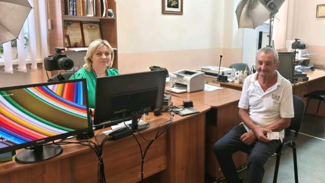 62-річний волинянин уперше обміняв паспорт колишнього СРСР на ID-картку
