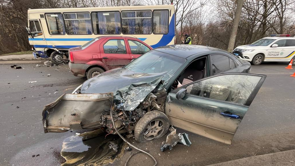 Дорожньо-транспортна пригода в Луцьку: госпіталізовано постраждалу з черепно-мозковою травмою