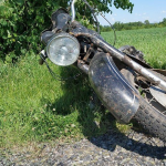 На Волині 17-річний мотоцикліст не впорався з керуванням та злетів з дороги