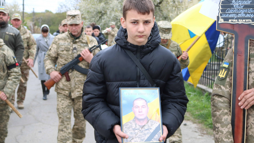 Навіки у строю: волиняни провели в останню путь свого Героя Івана Василюка