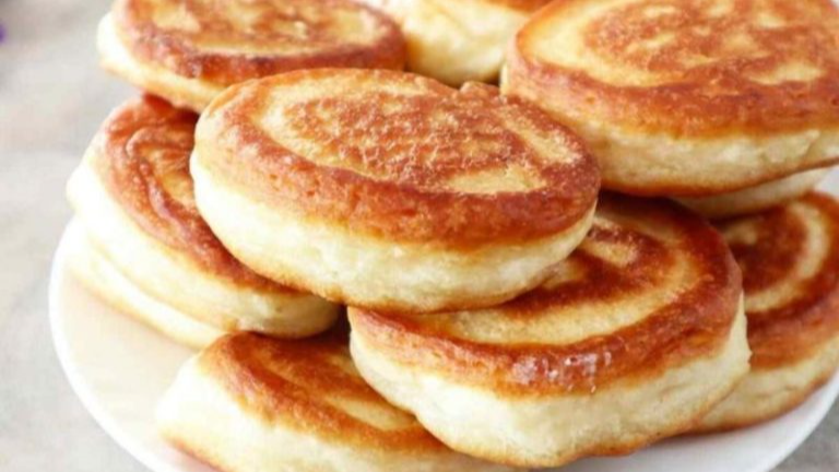 Чому оладки опадають і вбирають олію: секрет ідеальної пухкої текстури