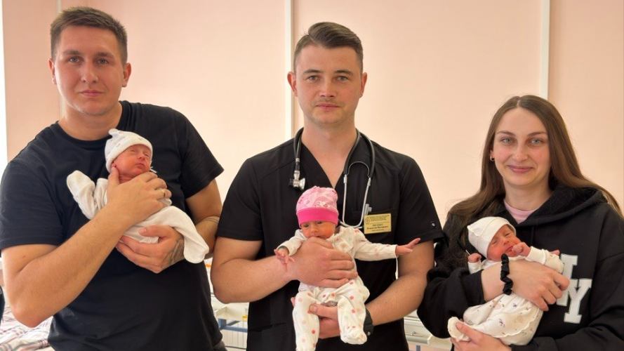 Перша трійня 2026 року: у подружжя з Волині народилися одразу три донечки