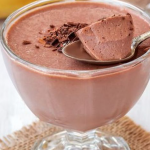 Легкий десерт із ряжанки: без борошна, випічки й зайвих калорій