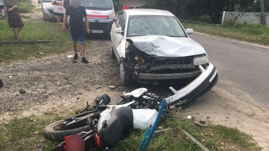 За добу на Волині в ДТП постраждали велосипедистка, мотоциклісти і водії авто