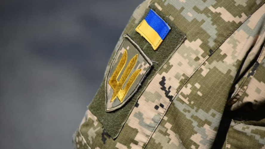 На Одещині на березі моря виявили тіло військового