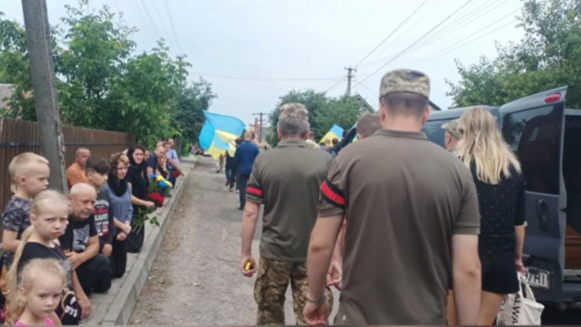 Не вийшов з коми: у Луцькому районі сотні людей зустріли 24-річного Героя Владислава Ксьондза