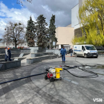 У центрі Луцька готують фонтани до Великодня