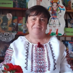 Збирає історії села, возить книги читачам і допомагає війську: незвичайна бібліотекарка з Волині