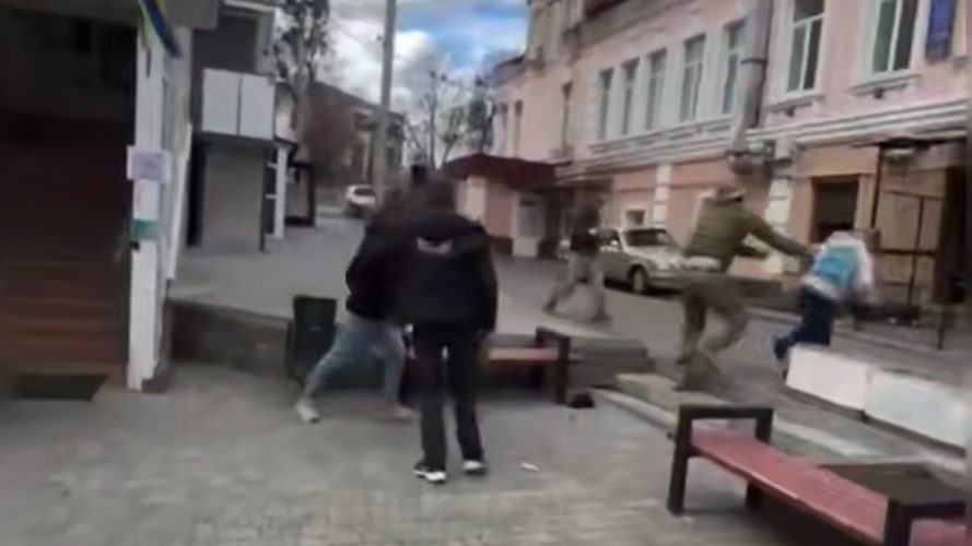 У центрі Луцька сталася масова бійка з ТЦК: нападників розшукують