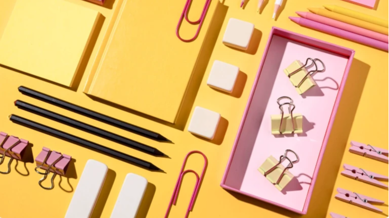 Як брендова продукція допомагає компаніям бути помітнішими без нав’язливої реклами