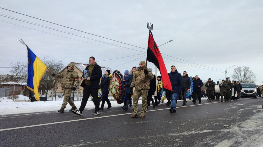 Два прощання в один день: на Волині в останню путь провели Героїв Сергія Дидюка та Ігоря Огородніка