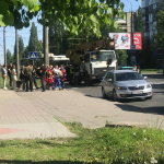 У Луцьку автокран збив маму з немовлям