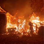 На Волині через несправність грубки і коротке замикання горіли два будинки