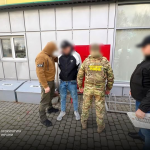 На Волині прикордонник допомагав переправляти контрабандні цигарки дронами до Польщі