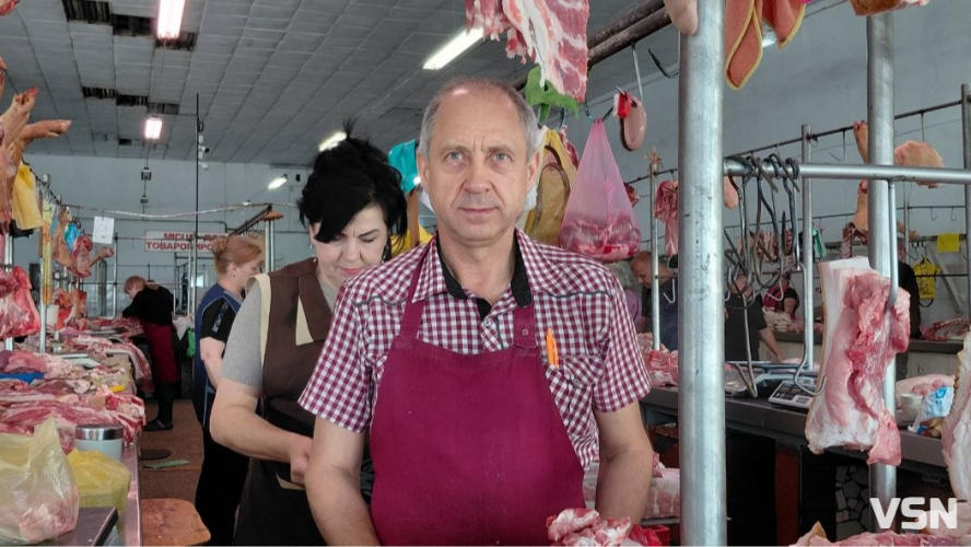 Шия, копчик чи лопатка: луцький продавець розкрив секрети ідеального шашлику та маринаду