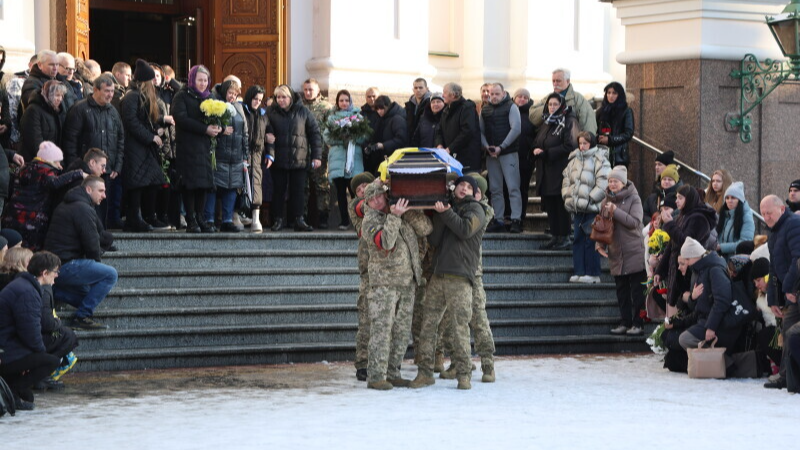 У Луцьку попрощалася із загиблим Героєм Максимом Костюком