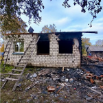 Готувалися до хрестин онуки, а втратили дім: на Волині згорів будинок родини військового