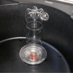 Простий спосіб прочистити злив і позбутися запаху без хімії