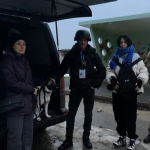 Повернулися з Волині по тварин і речі: «Білі янголи» вдруге вивезли родину з-під обстрілів