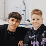 Відомий співак з Волині здійснив мрію хлопчика, який втратив ногу через ворожий обстріл