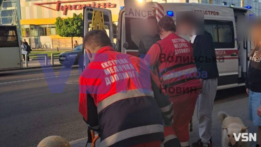 У Луцьку на зупинці підліток втратив свідомість: що відомо