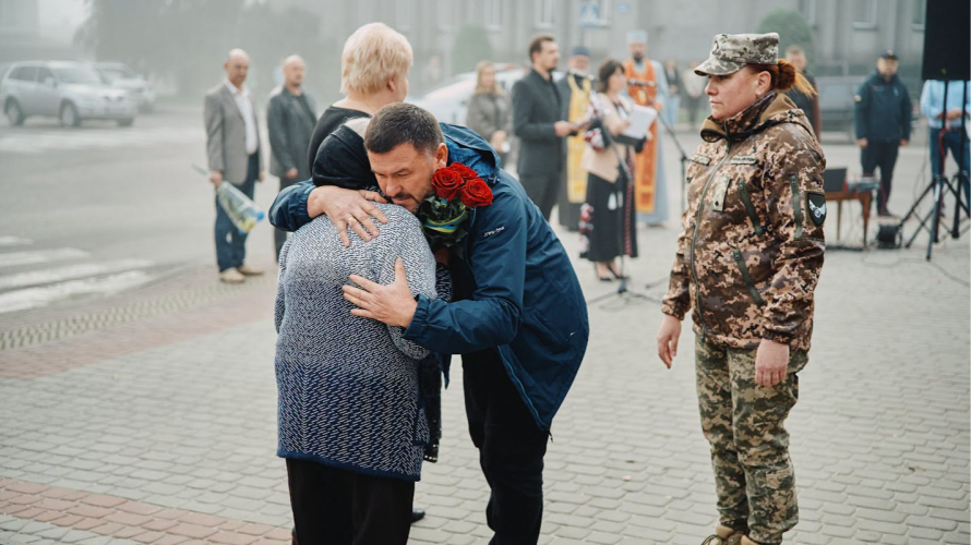 Загинули за Україну: родинам трьох Героїв вручили посмертні нагороди захисників