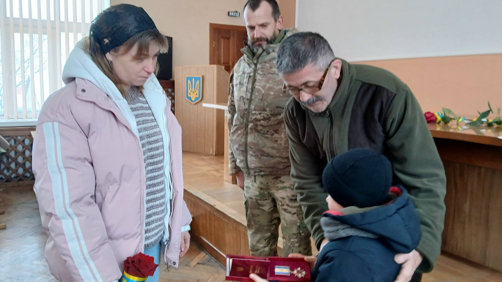 У громаді на Волині рідним Героїв вручили посмертні нагороди воїнів