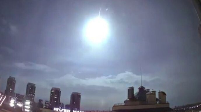 «НЛО» над Києвом: у КМВА назвали причину яскравого спалаху
