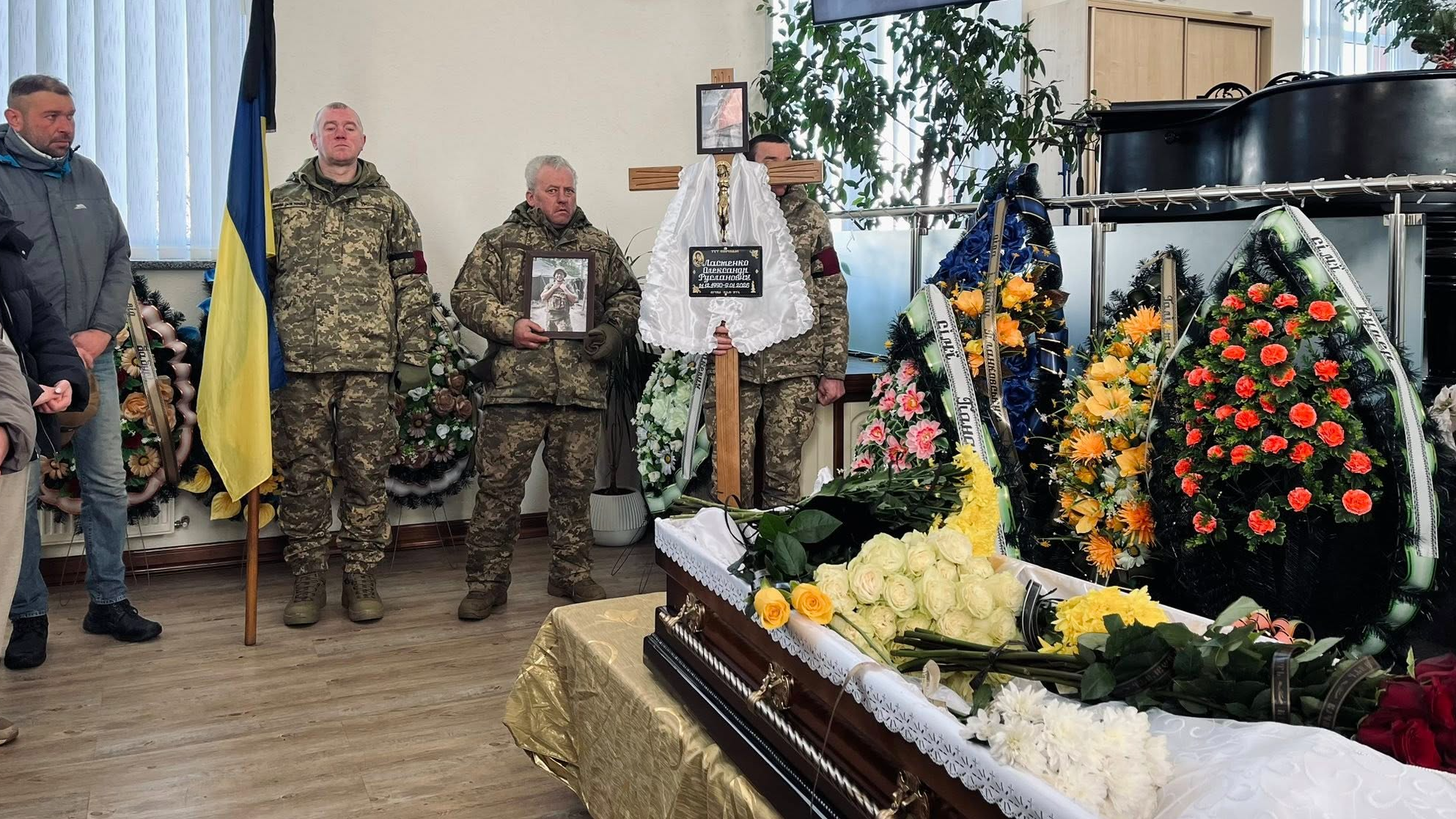 «Був щасливий, що став корисним державі та народу»: на Волині попрощалися з воїном Олександром Ластенком