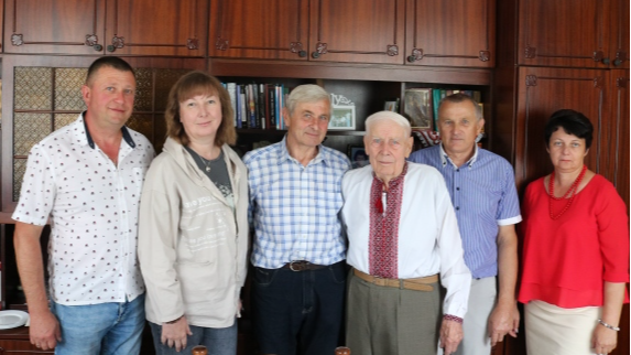 Ветеран-будівельник: на Волині довгожитель відзначив 95-річний ювілей