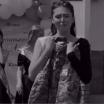 Дівчина станцювала з військовою формою загиблого батька