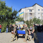 На Волині попрощалися із 40-річним воїном Олександром Вахнованом, який загинув у ДТП
