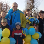 У неволі пробув 13 місяців: в рідному селі на Волині зустріли звільненого з російського полону воїна Віталія Войтовича