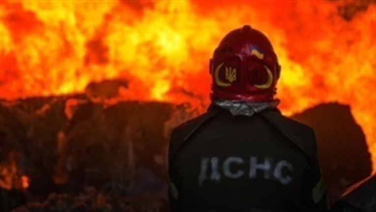 Триває пожежа, без світла понад 30 тисяч абонентів: що відомо про наслідки ворожої атаки БпЛА на Волині