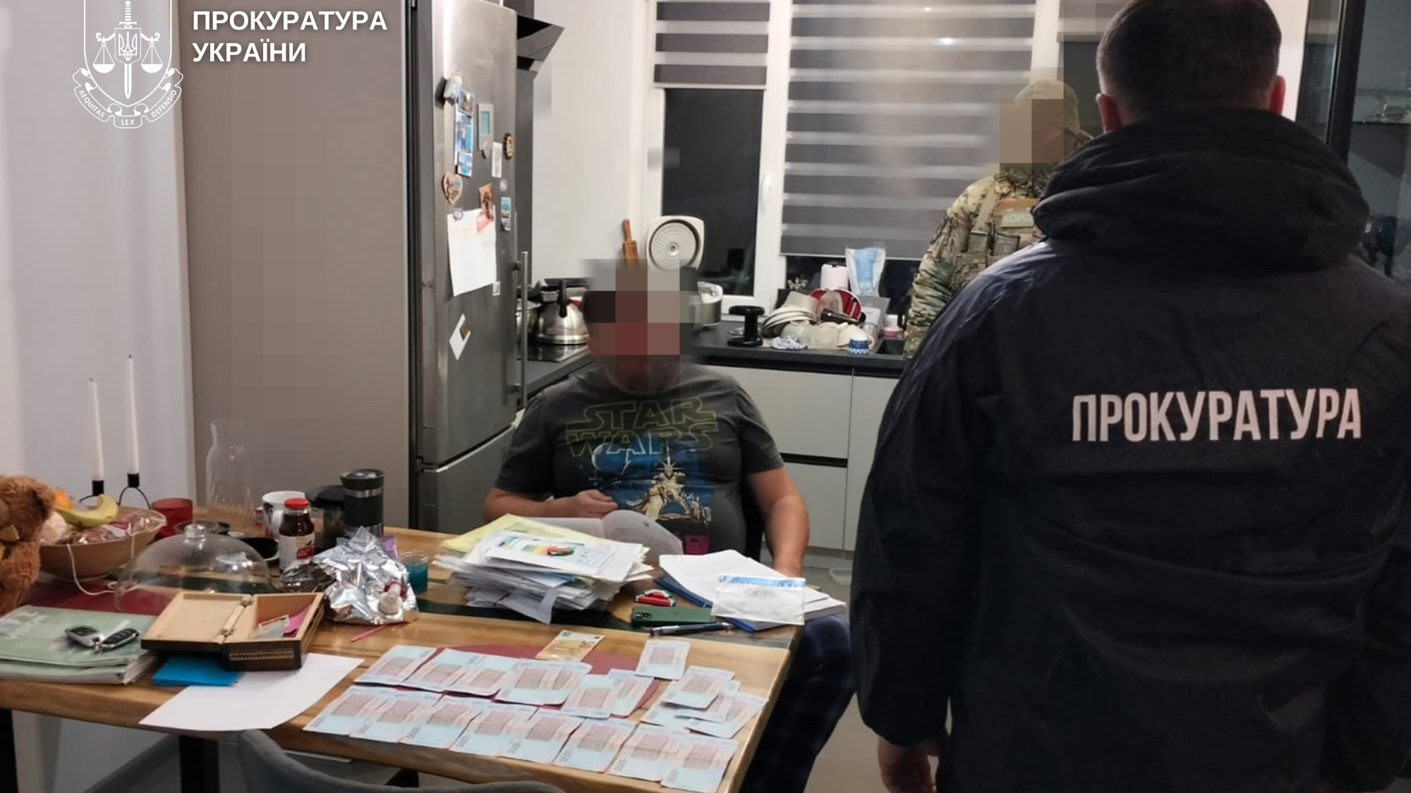 Незаконний бізнес на 430 млн грн: троє волинян організували мережу виготовлення і збуту наркотиків