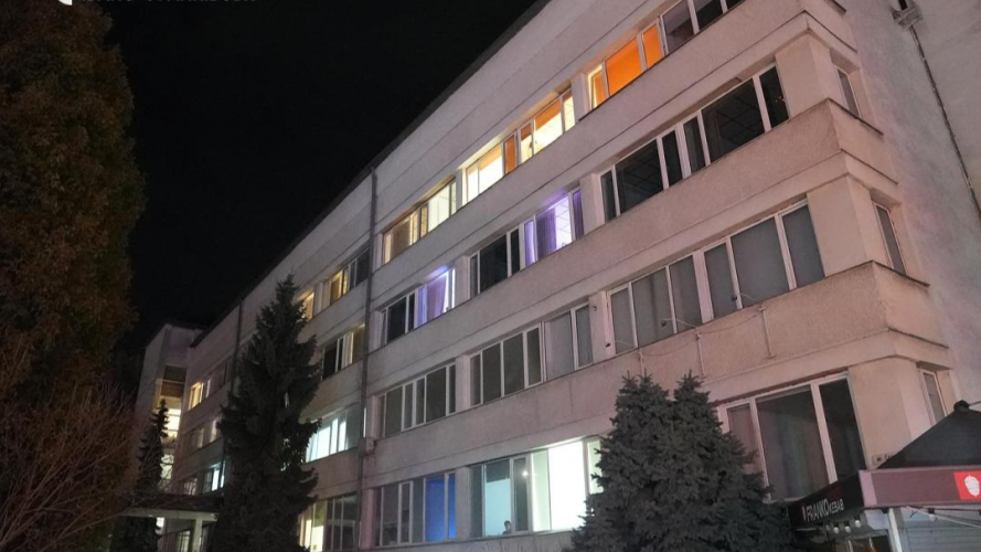 Трагедія в Івано-Франківську: унаслідок ворожої атаки загинув нацгвардієць з донькою, який прийшов у пологовий до дружини