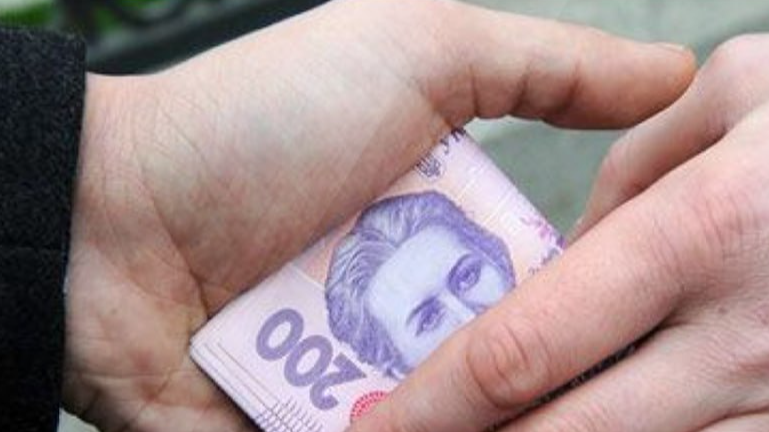 Водій напідпитку у Луцьку намагався підкупити поліцейського: як його покарали