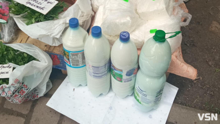 Скільки коштують домашні молочні продукти на ринку у Луцьку