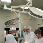 На Волині медики врятували життя чоловікові: до лікарні його доставили у вкрай важкому стані
