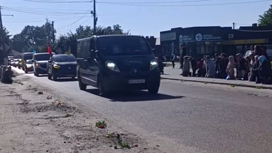 Понад рік вважався зниклим безвісти: на Волинь «на щиті» повернувся Герой Михайло Савчук