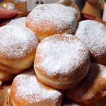 Пісні пончики з маком і вишнею: м’які, ароматні й завжди вдаються