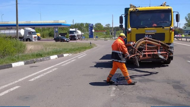 На Волині ремонтують міжнародну трасу