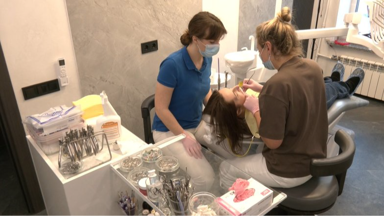 Підприємці Луцької громади отримали компенсацію на генератори: як працюють кав’ярні та перукарні без світла