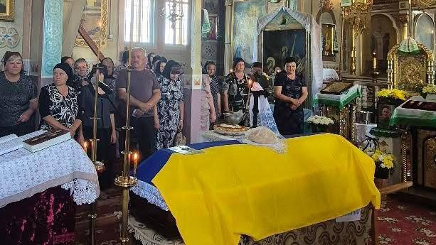 На Волині провели в останню путь воїна Анатолія Кривоша, який з перших днів повномасштабного вторгнення боронив Україну