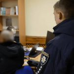 На Сумщині дідусь упродовж 5 років ґвалтував малолітню онуку