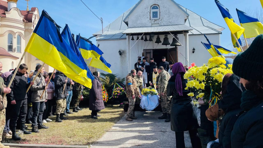 Нововолинськ - в жалобі: в останню путь провели вірного сина України